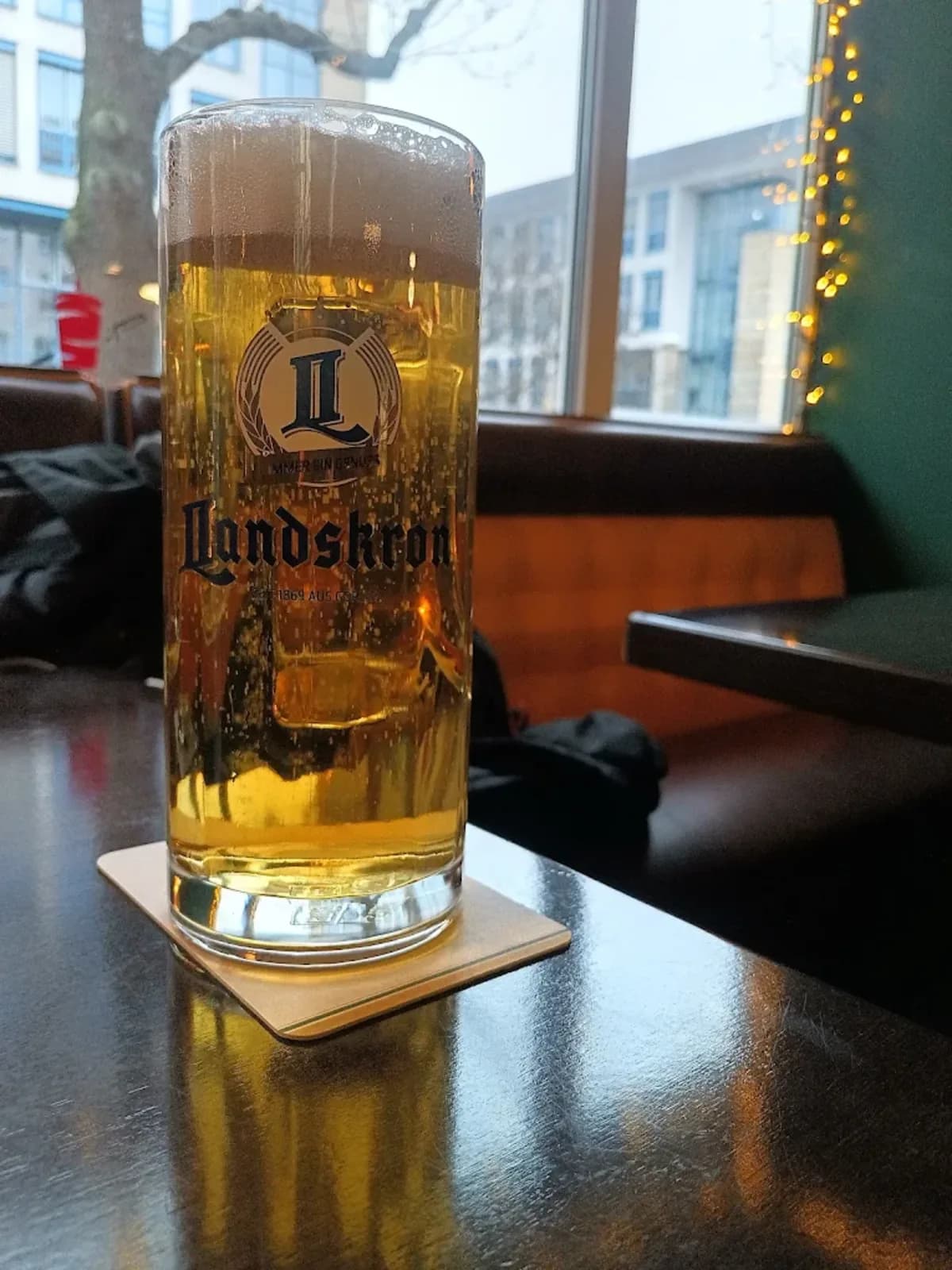 Frisch gezapftes Bier